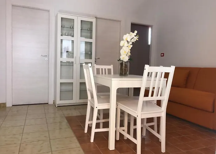 別荘 House In Lungomare Tysandros