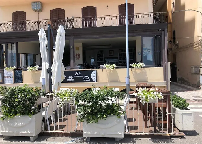 House In Lungomare Tysandros 別荘